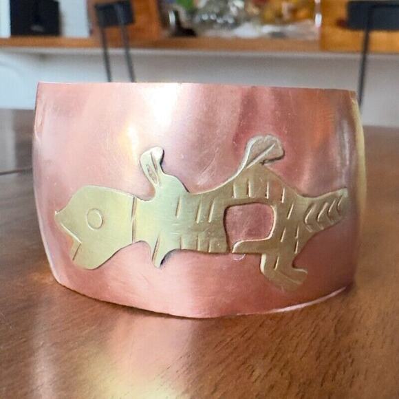 Copper and Brass Cuff Bracelet Abstract Animal Mid Century Hand Made in Mexico - Picture 4 of 12